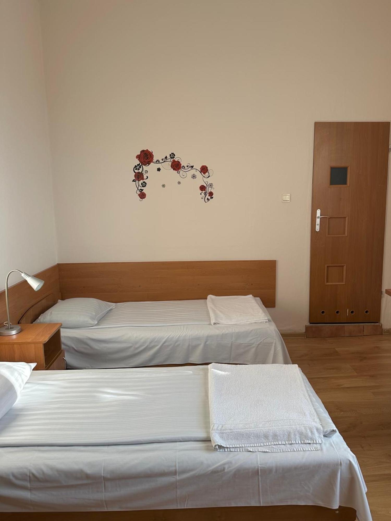 Hotel Haga ブィドゴシュチュ エクステリア 写真